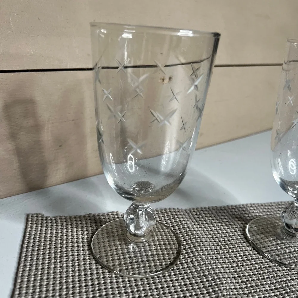 Vintage Etched Starburst Footed Water Goblets Clear Glass Set of 2 6.5